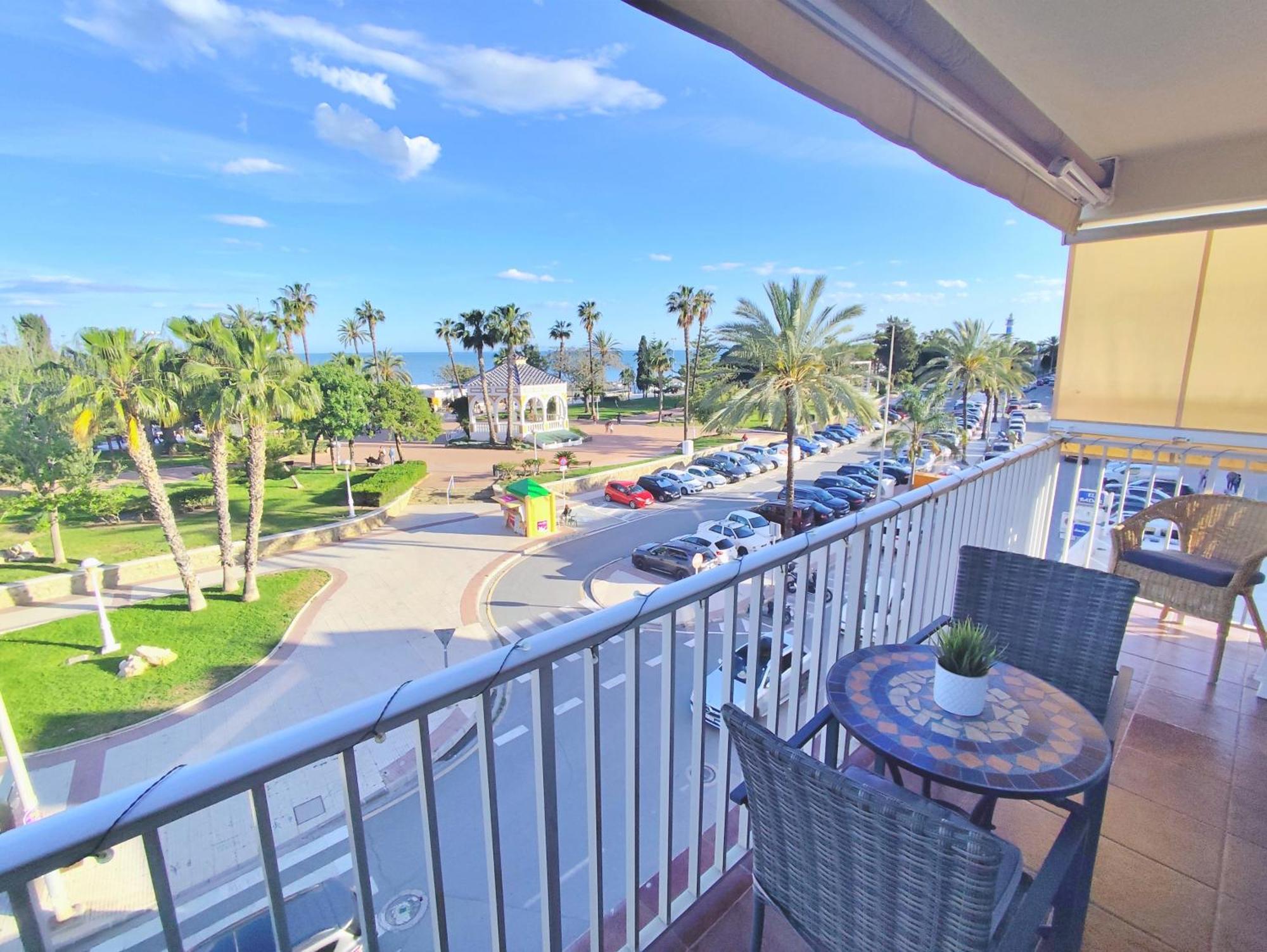 Apartamento El Nido Torre Del Mar Luaran gambar