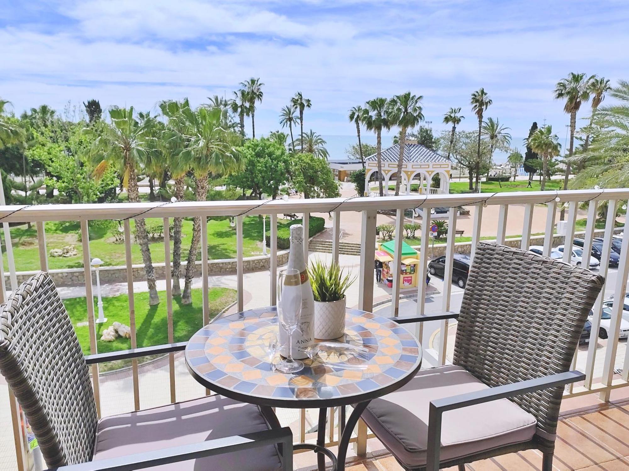 Apartamento El Nido Torre Del Mar Luaran gambar