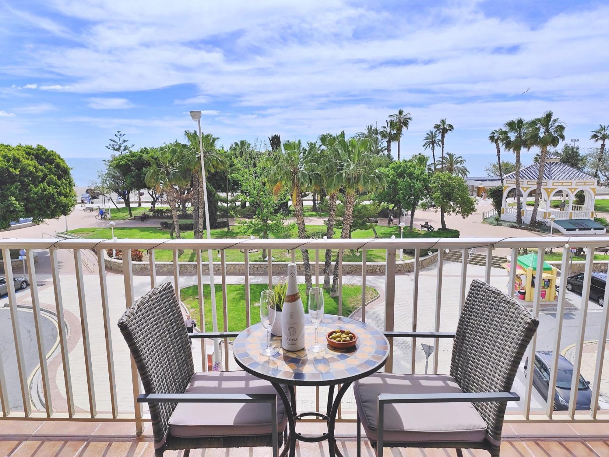 Apartamento El Nido Torre Del Mar Luaran gambar