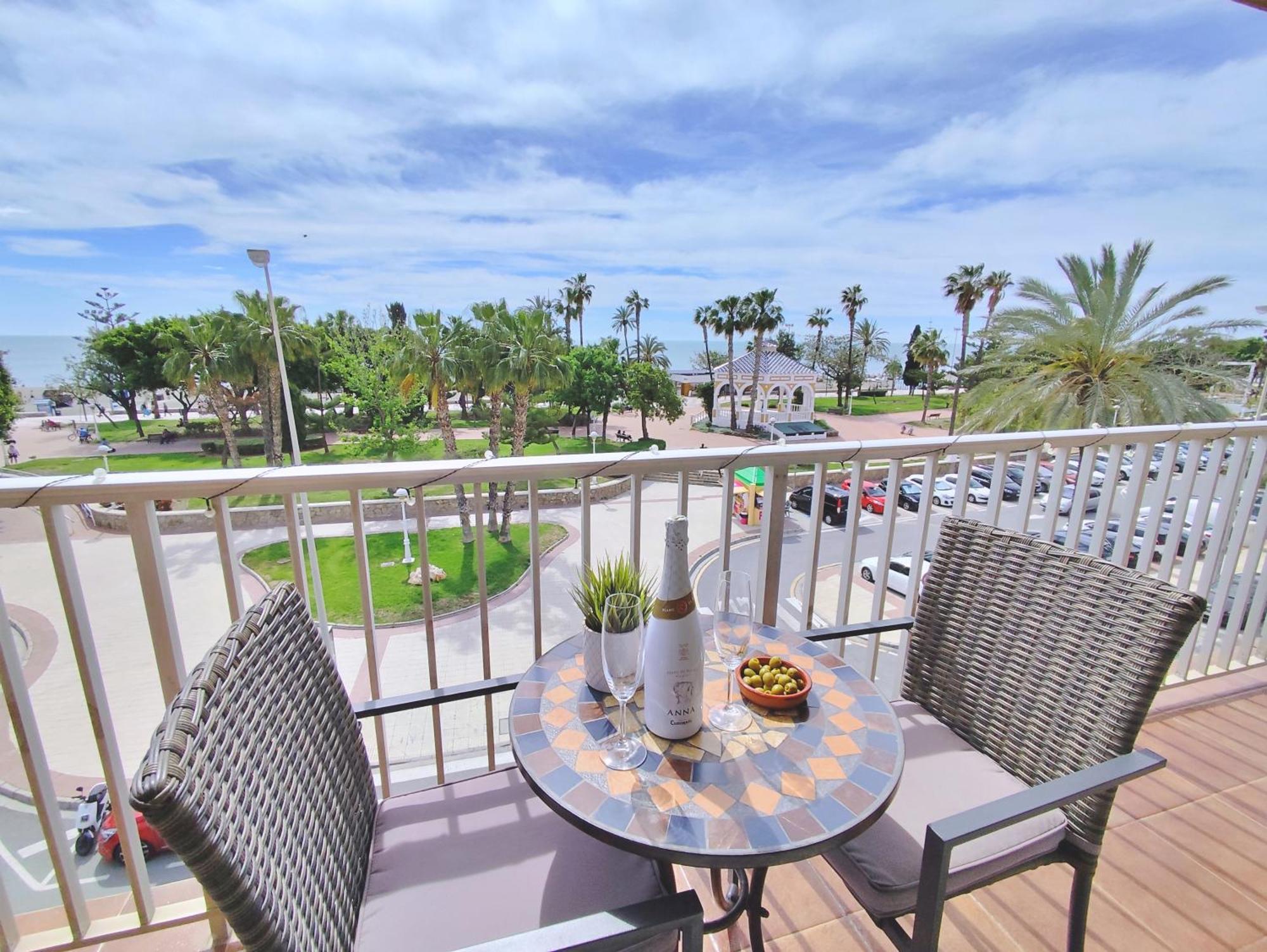 Apartamento El Nido Torre Del Mar Luaran gambar