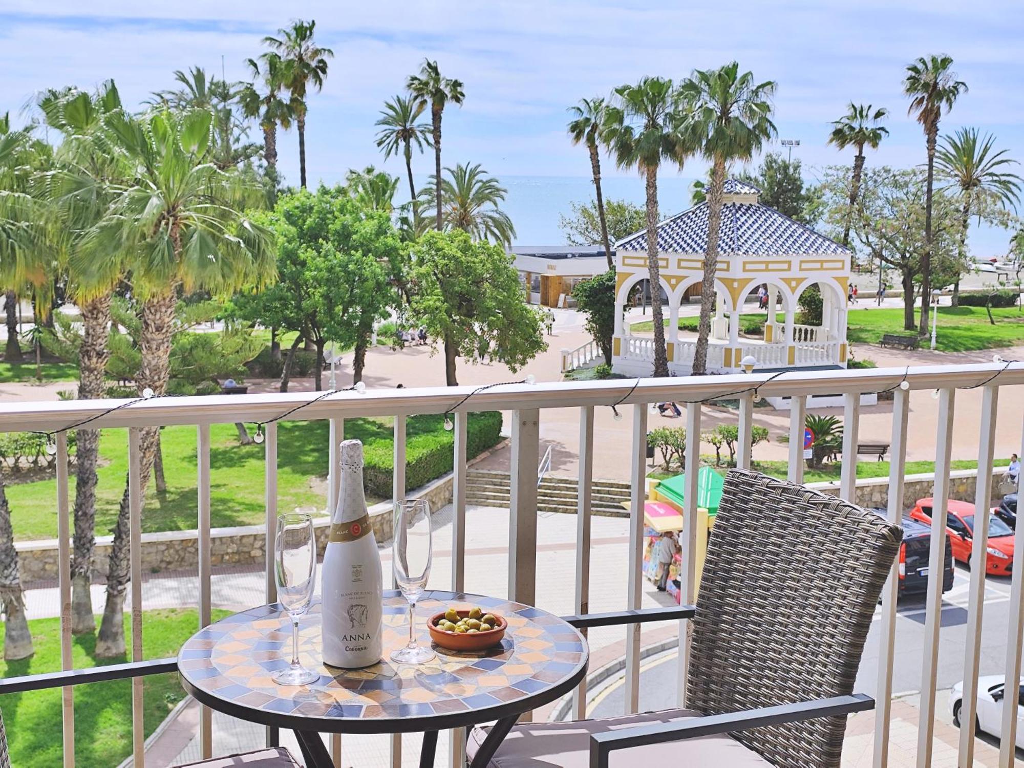 Apartamento El Nido Torre Del Mar Luaran gambar